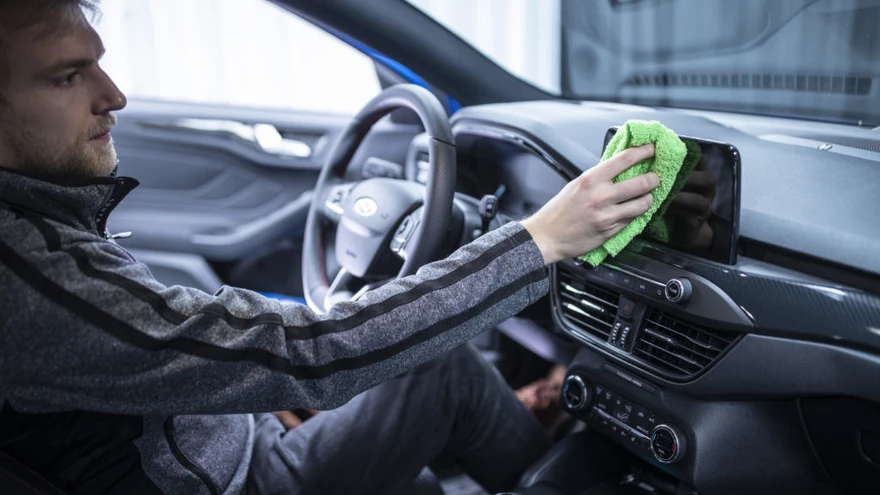 Iga omanik peaks oma autole kergemat sisepuhastust tegema vähemalt korra kahe nädala jooksul.