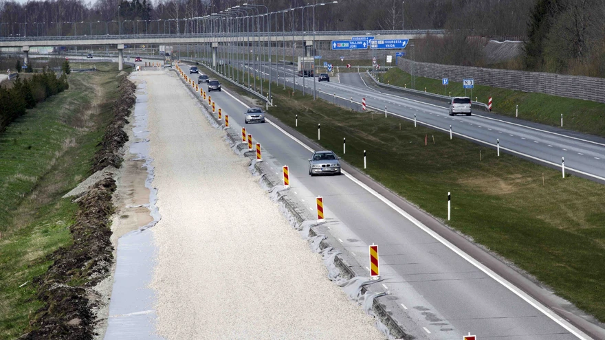 Tee-ehitus Vaida-Aruvalla lõigul Tallinn-Tartu maanteel.