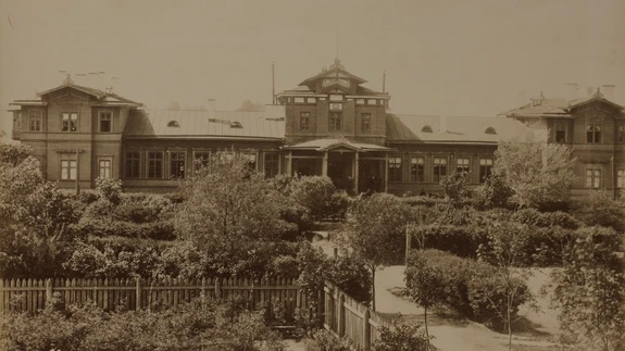 Pildil Tartu raudteejaam aastal 1889. 