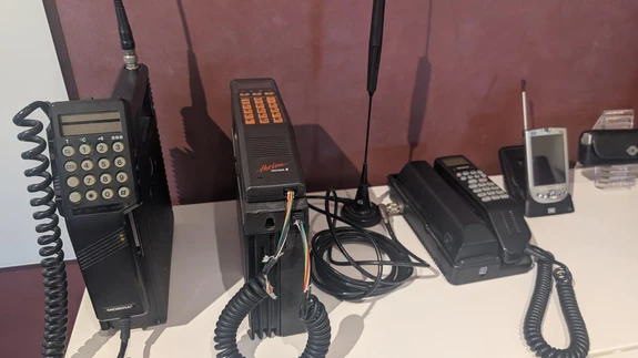 Vanema generatsiooni telefonid