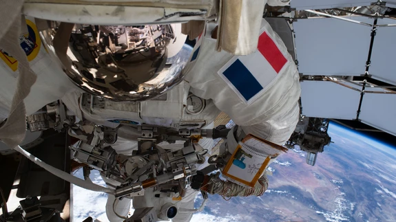 ESA astronaut Sophie Adenot avakosmoses