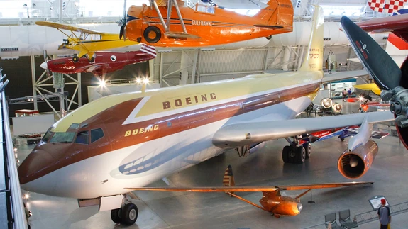 Boeing 707 baseerus Dash 80-nel.