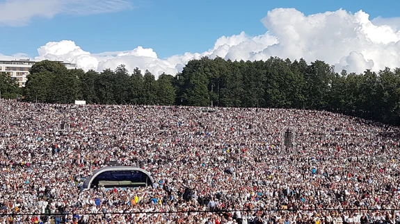 Laulupeo hiiglaslik publikuarv seadis tõsise väljakutse mitte ainult turvatöötajatele vaid ka sidevõrgu operaatoritele.