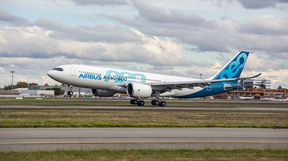 A330-800 maandumas Toulouse’ lennuväljal, esimene neljatunnine lend on nüüd seljataga.