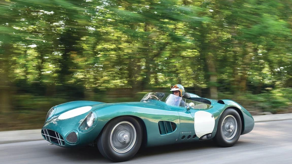 Uue speedsteri eeskujuks on Aston Martin DBR1.