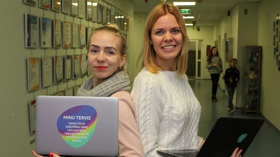 Liina Jutt ja Moonika Org, Edumuse IT-õpetajad Tallinna Humanitaargümnaasiumis.