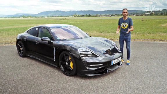 Porsche Taycan ja Jonny Smith.