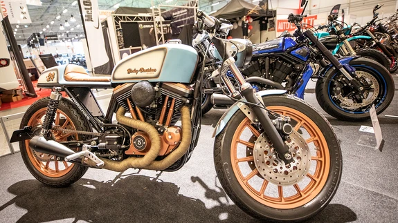 Võiduratas - Urmas Pahkma 2001. aasta Harley-Davidson Sportster 883 põhjal ehitatud cafe racer.