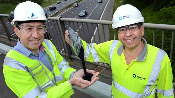 Asfaldi koostisesse segatakse rehvipuru.