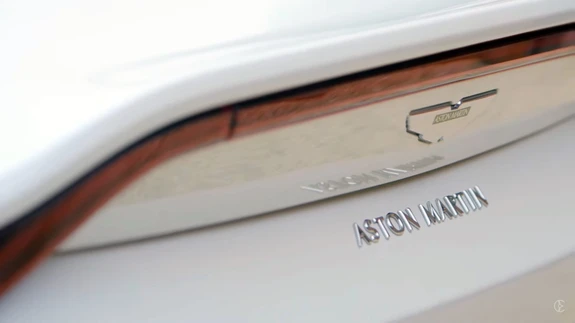 Aston Martin kasutab palju V-tähega algavaid mudelinimesid.