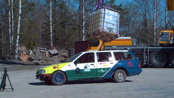 1000 liitrit vett ja Ford Sierra.