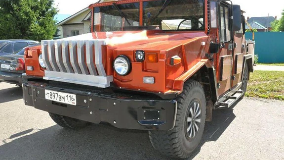 Kodukootud Hummer.
