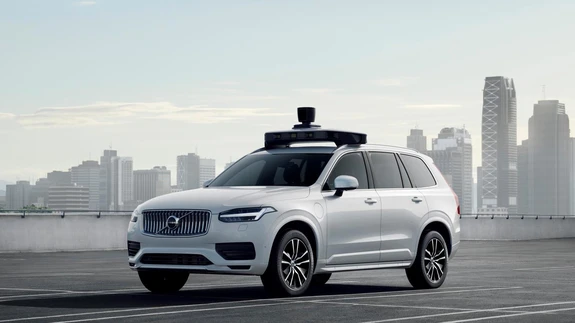 Esitletud Volvo XC90 on esimene seeriatootmissõiduk, mis koos Uberi autonoomse juhtimissüsteemiga on täielikult isejuhtiv.