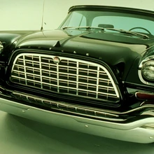 Nostalgilisi elemente nagu kõrge iluvõre ja dekoratiivne varuratta mulaaž võib leida juba Exneri varasematel töödel, sh omas ajas ülimoodsatel forward look-Chrysleritel.