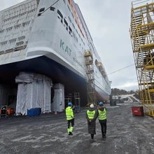 Laev ise kaalub umbes 18 000 tonni, kuid laevameeskonnale on oluline number 21 000 tonni – seda siis täislastis.