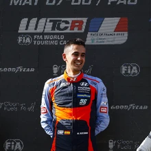 Hyundai sõitja Mikel Azcona võitis 2022. aastal viimast korda toimunud turismiautode MK-sarja.